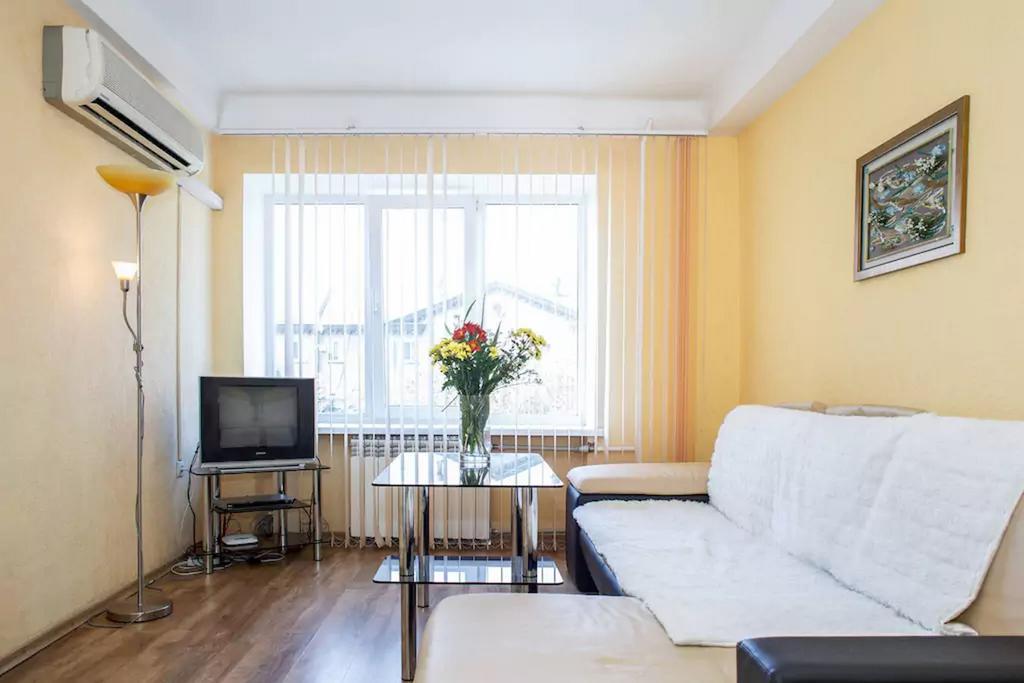 Apartment On Sobornyi Avenue Zaporizhia Exterior foto