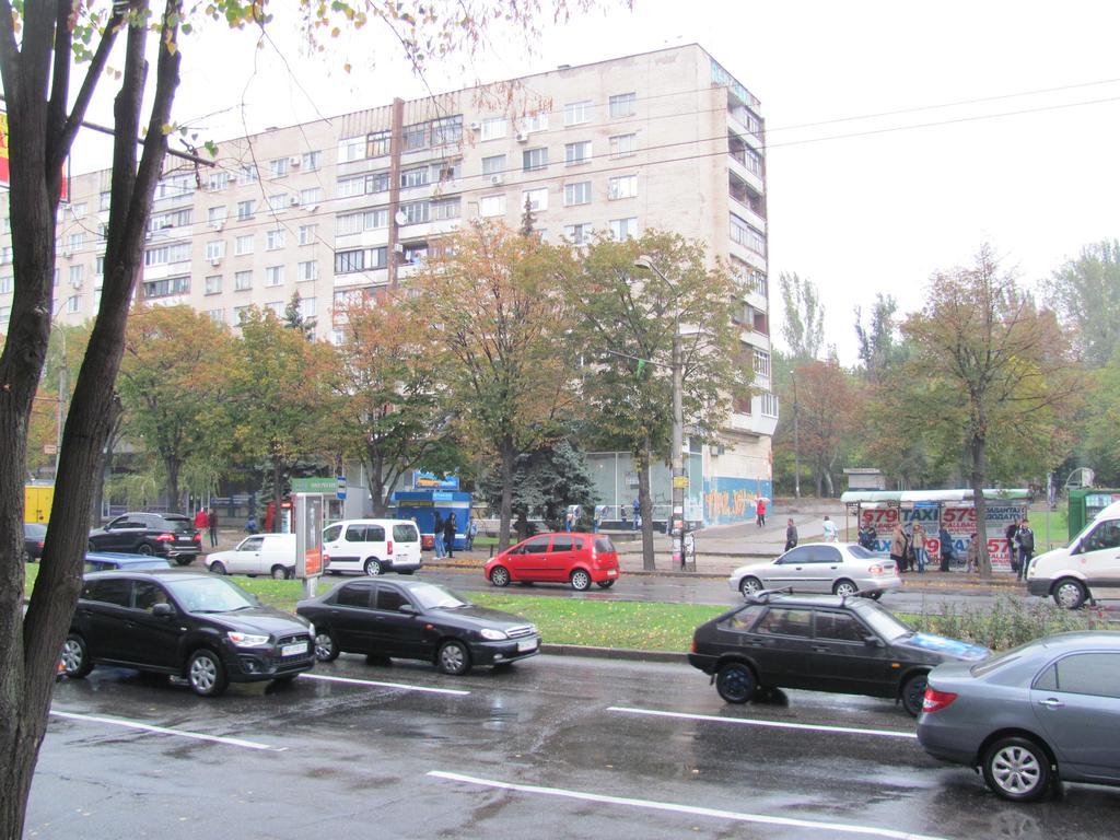 Apartment On Sobornyi Avenue Zaporizhia Exterior foto